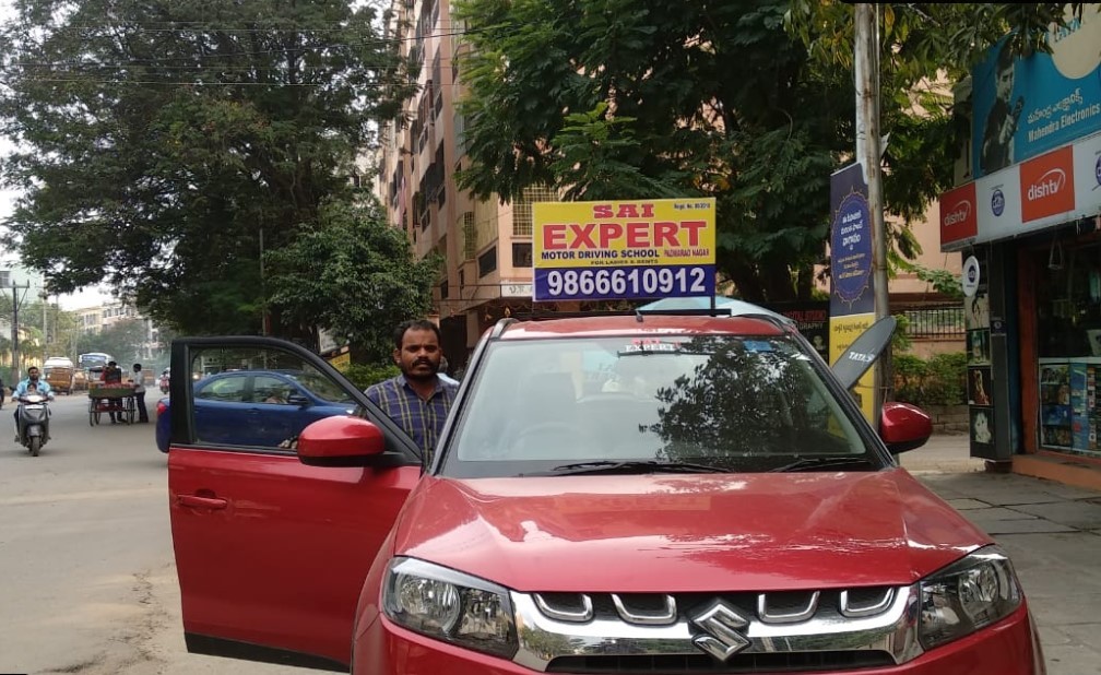 Sai expert driving school in Padmarao Nagar
