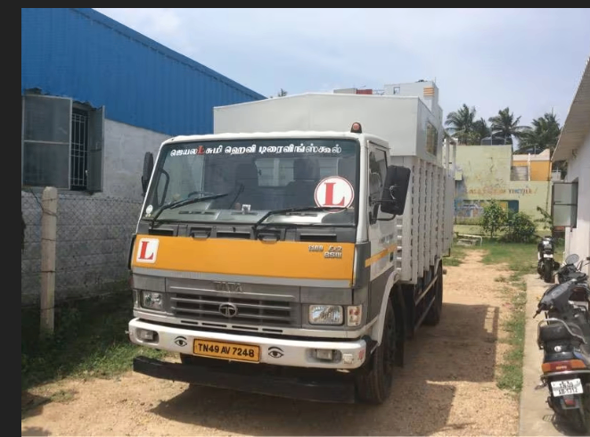 Jayalakshme Heavy Driving School in  Highways Colony