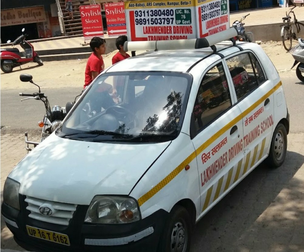Lakhmender driving school in Chauharpur