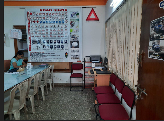 Maruthi Driving School in Kuvempu Nagara