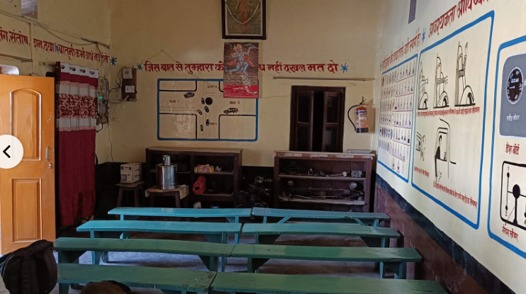 Shri Sharda Moter Training School in Nadesar