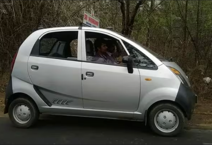 SRI VEERAKUMAR DRIVING SCHOOL in Chinniyampalayam