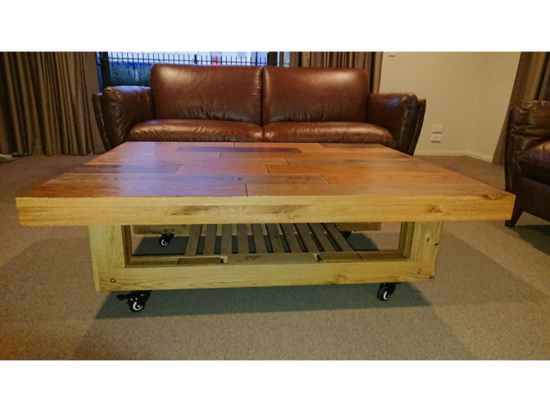 Coffee Table that converts to be a Dining Table