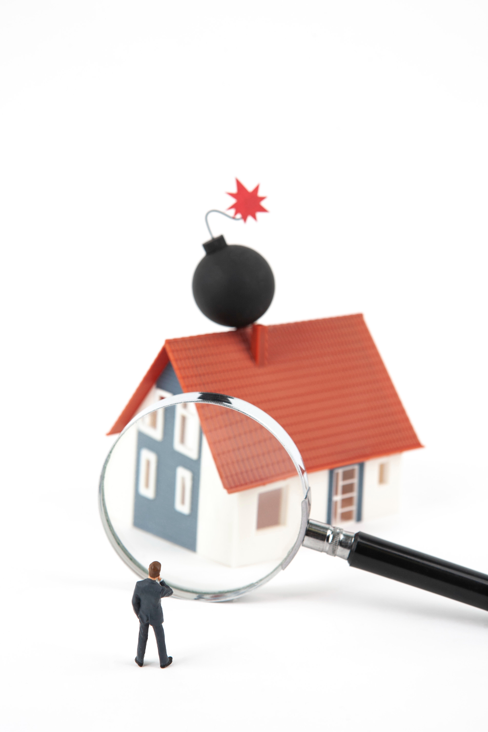 看不見的「定時炸彈」?胡偉良解析:當金融控管遇上台灣老屋危機