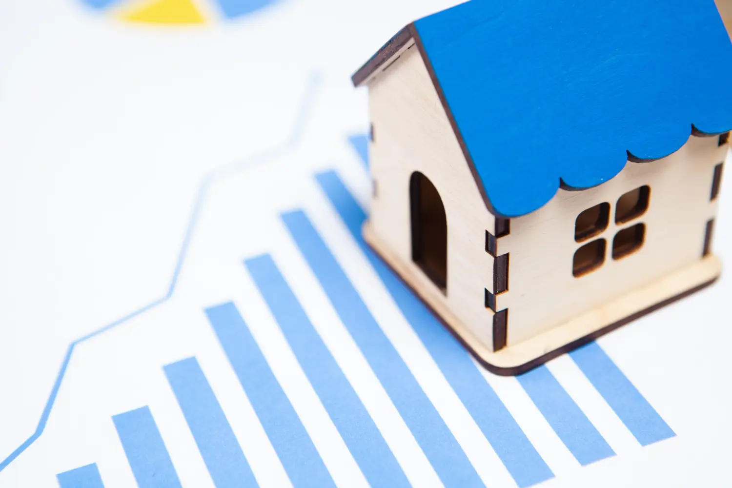 政府猛暴打房,為何台灣房價仍高掛不下?胡偉良點4大關鍵條件,房價才能回到合理水準