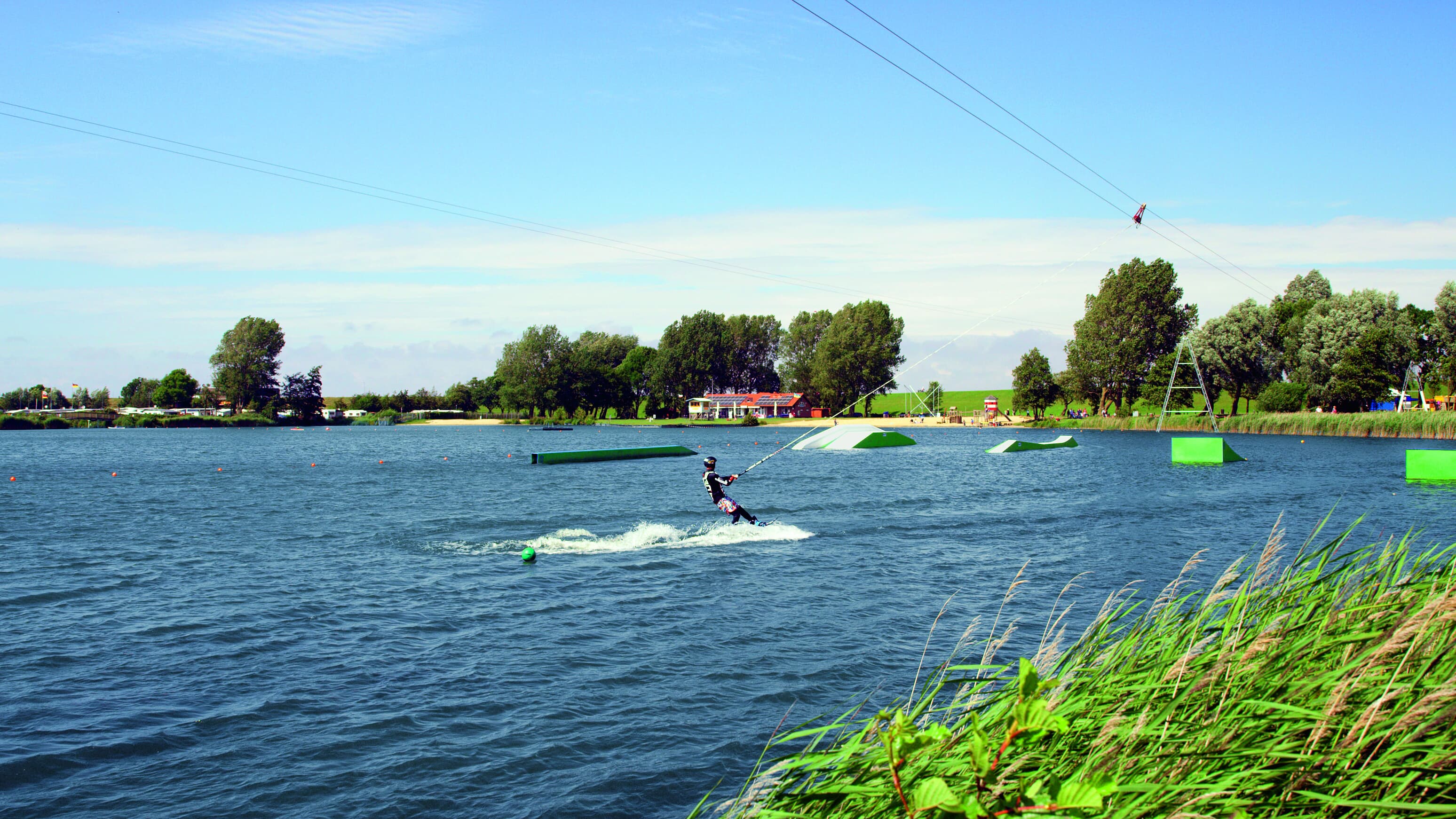 Wasserspaß am Otterndorfer Badesee - Adrenalin und Action auf dem Wasser