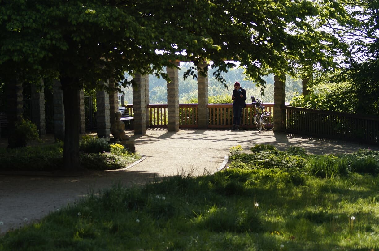 Ausblick genießen an der Friedenshöhe