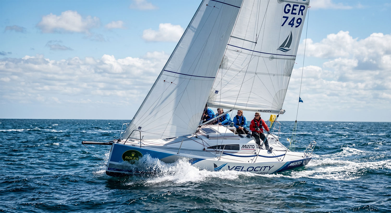 Sportsegelboot bei der Travemünder Woche
