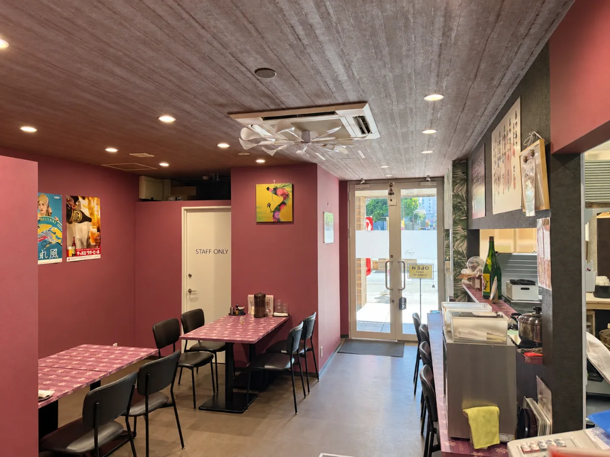 おうどん たか乃の店内