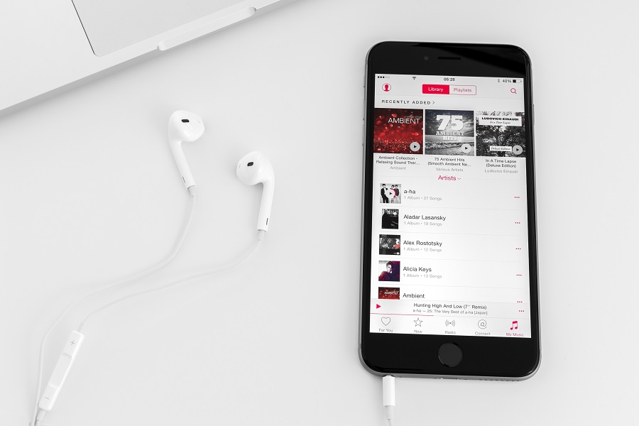 Apple Music Bug Reported to Change and Delete Playlists