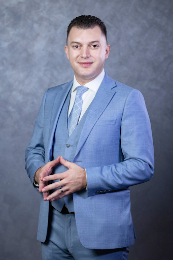 Araik Petrosyan: Guiding Individuals Toward Financial Security and Retirement Planning
