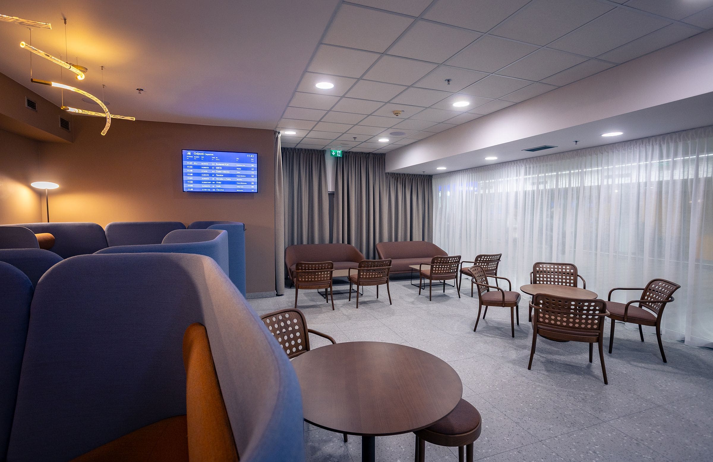 České dráhy открыли обновленный зал ожидания на главном железнодорожном вокзале в Праге