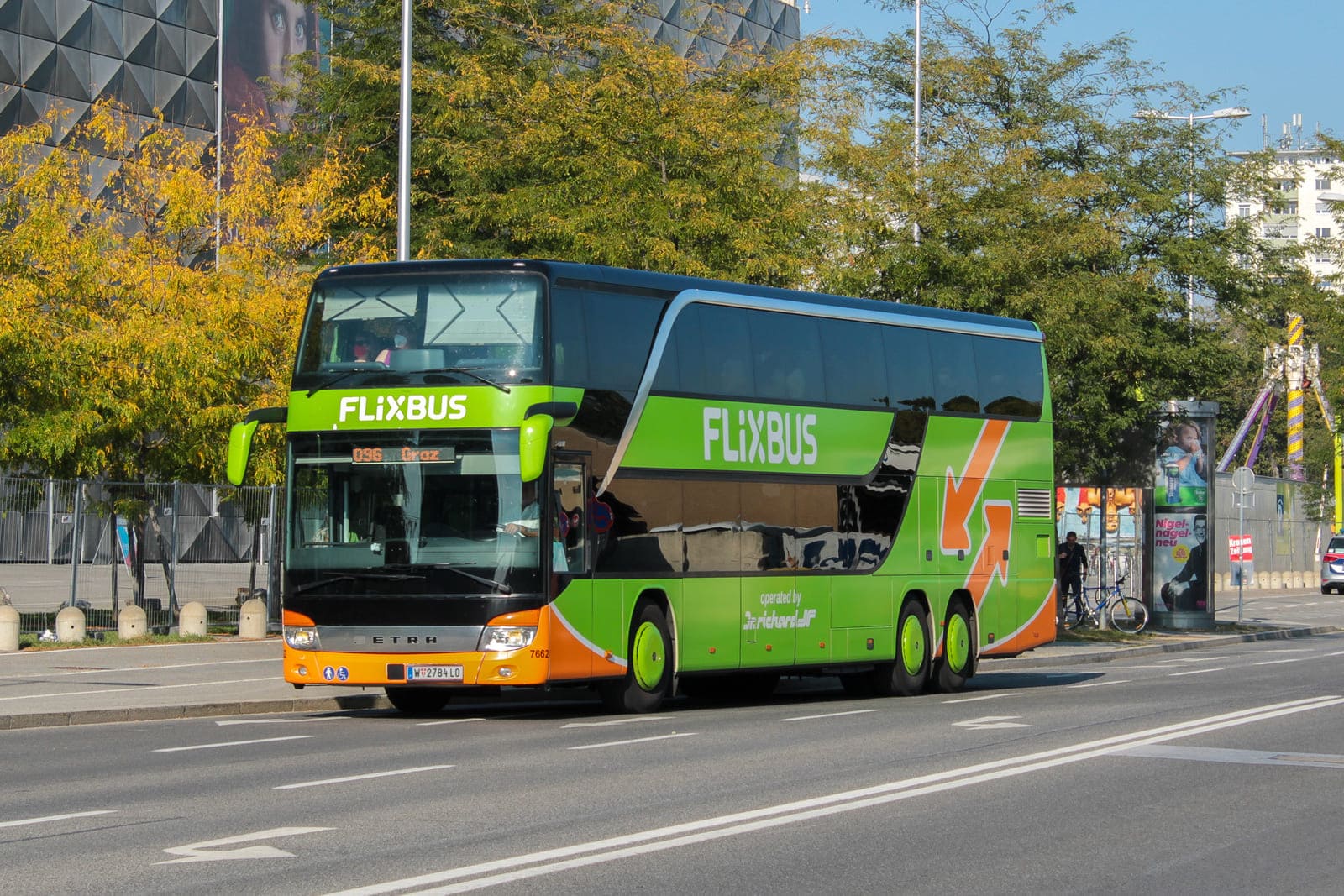 Маршрут предложения. Flixbus Австрия. Фликс бас. Flixbus автобусы. Flixbus салон автобуса.