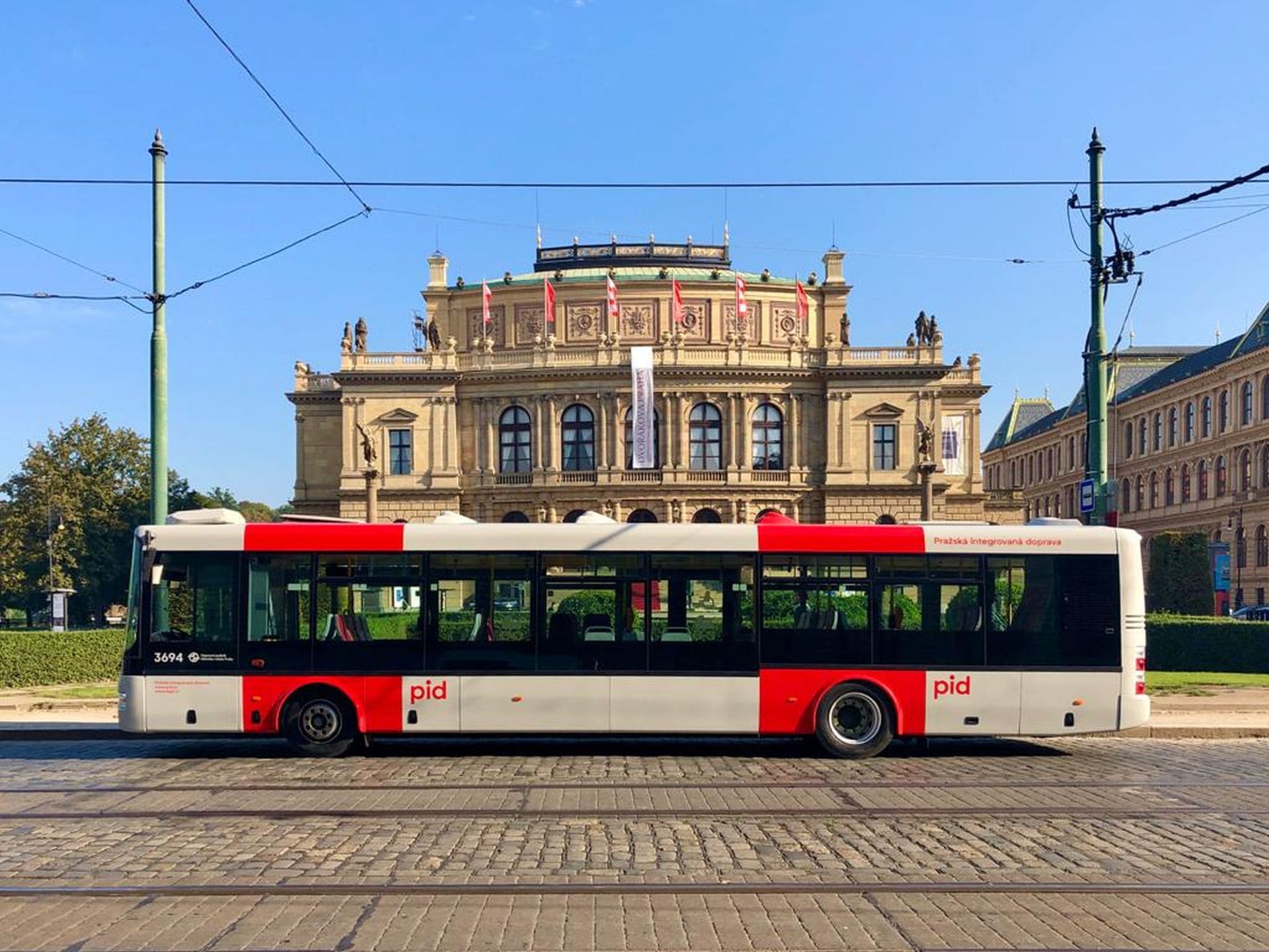 В Праге пришлось приостановить работу 13 автобусных маршрутов