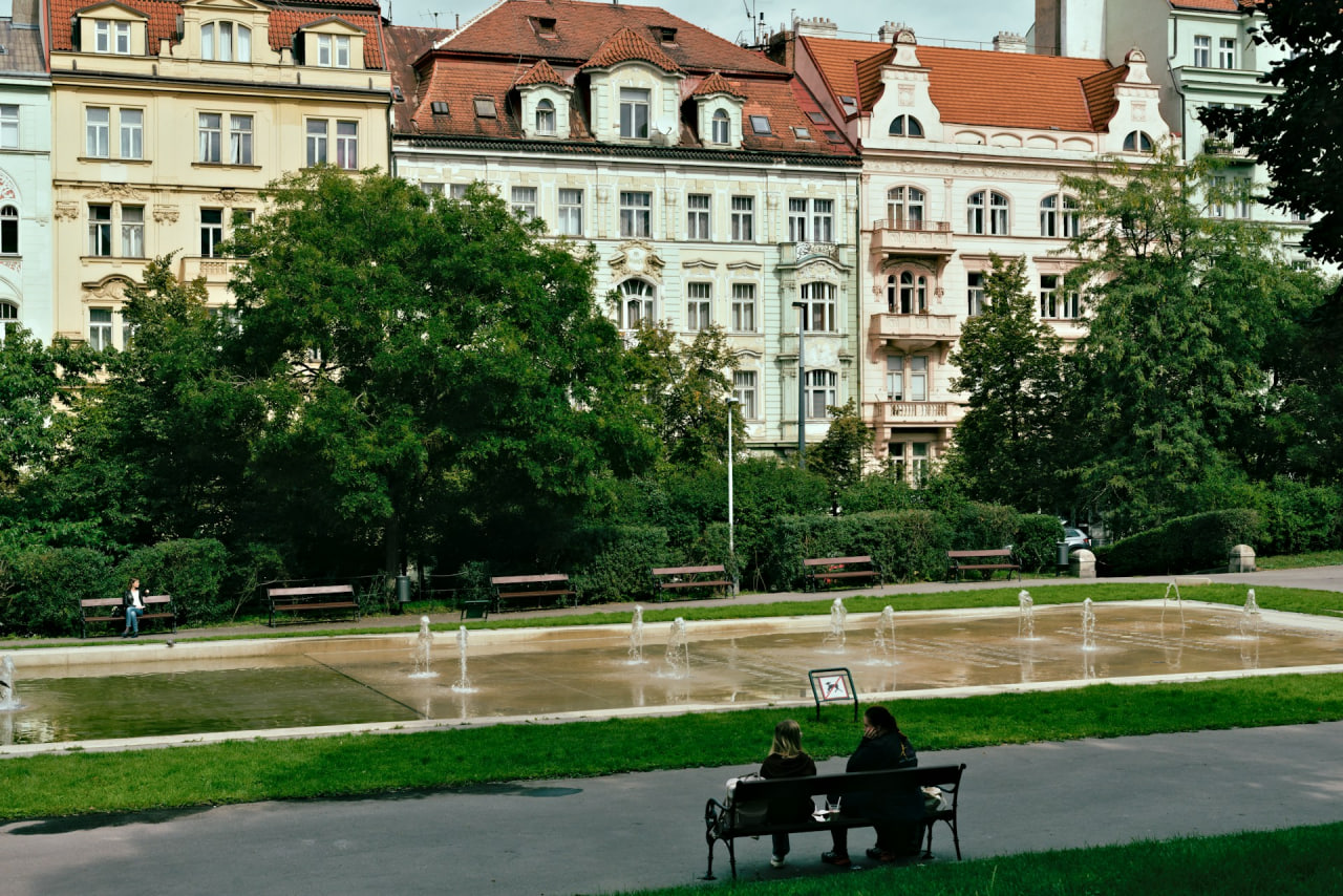 Статистика: сколько квадратных метров в квартире можно купить на среднюю зарплату в Чехии