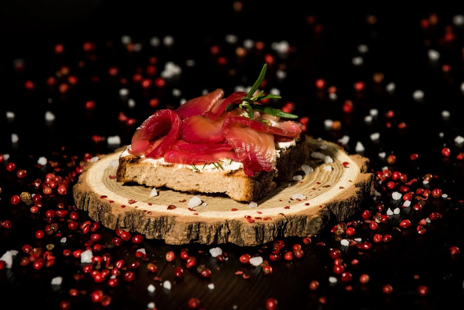 Лосось холодного копчения от Trnečka Smoked Fish