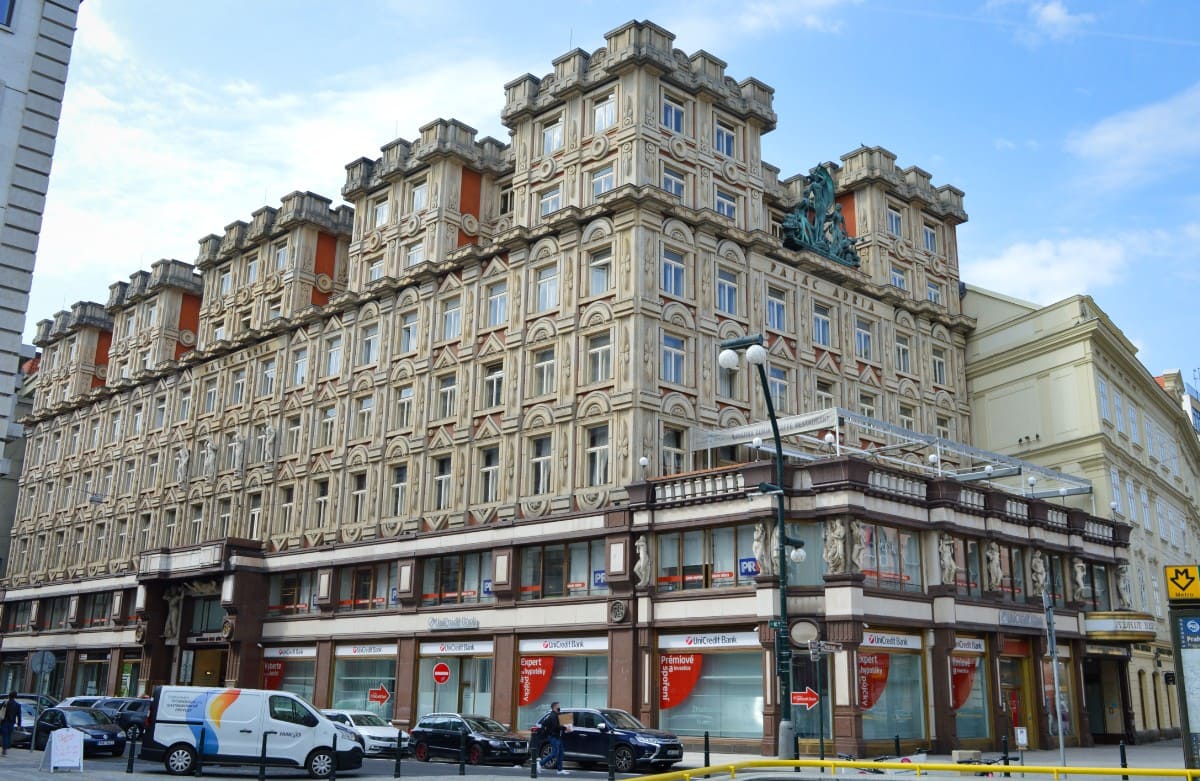 Adria Palace