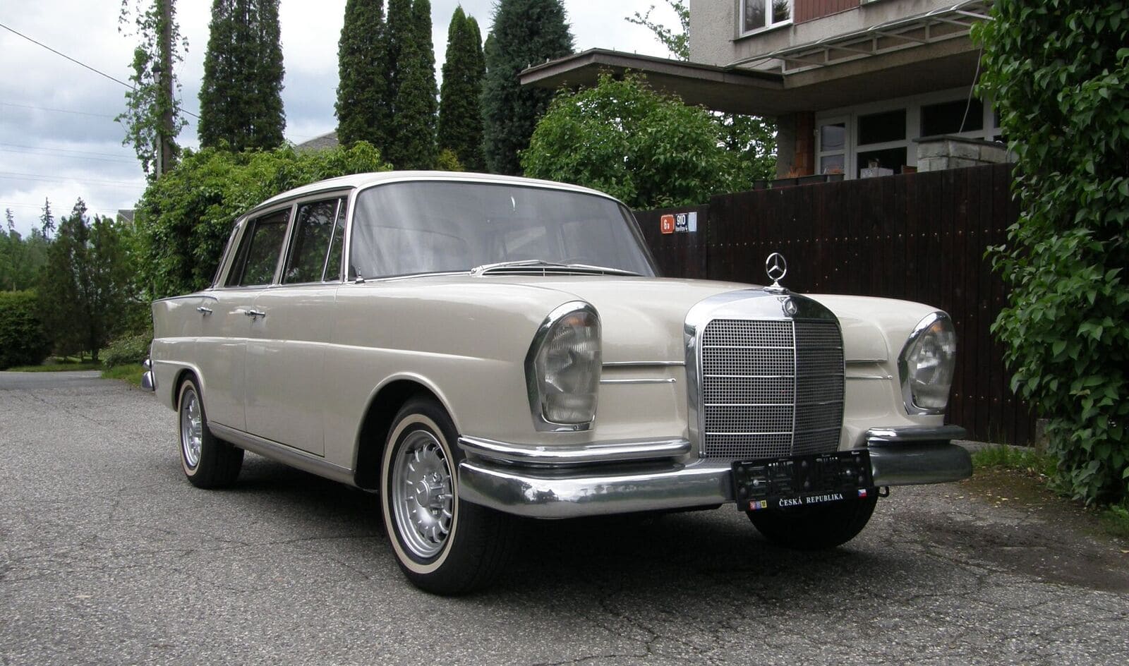 Купить б/у Mercedes-Benz 190 (W201) 1982-1993 2.0d MT (72 л.с.) дизель механика