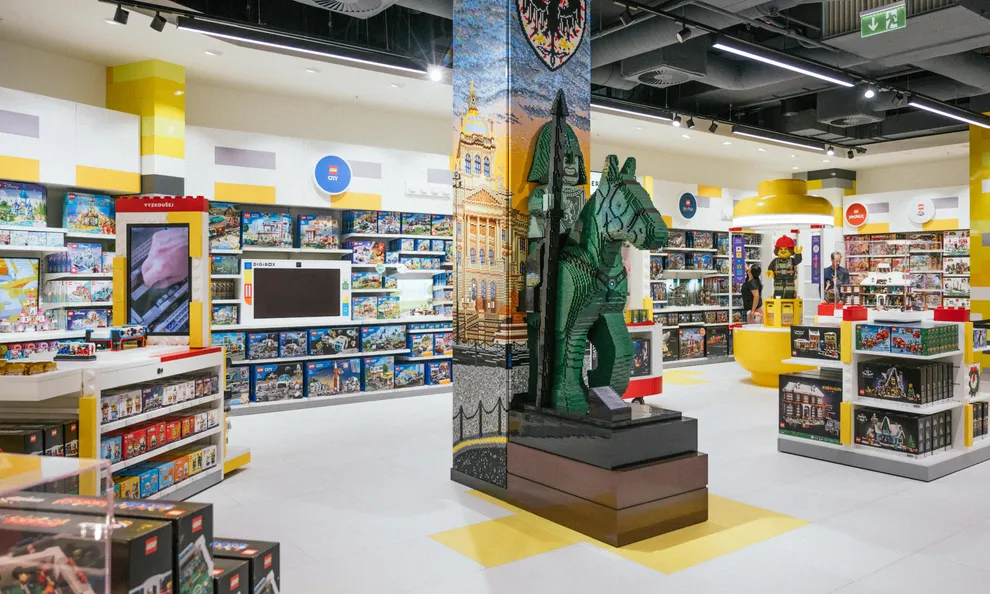 Первый официальный чешский магазин Lego