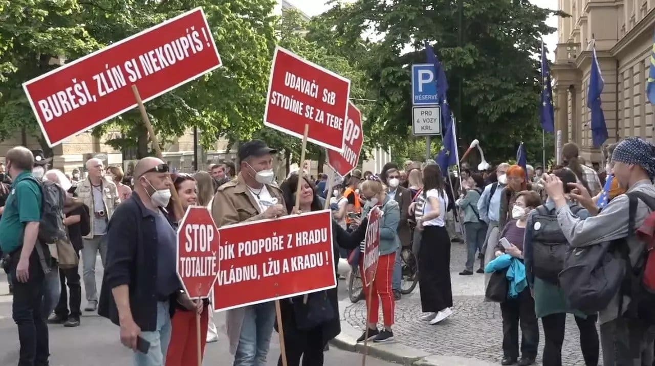 Демонстрация В Праге (1)