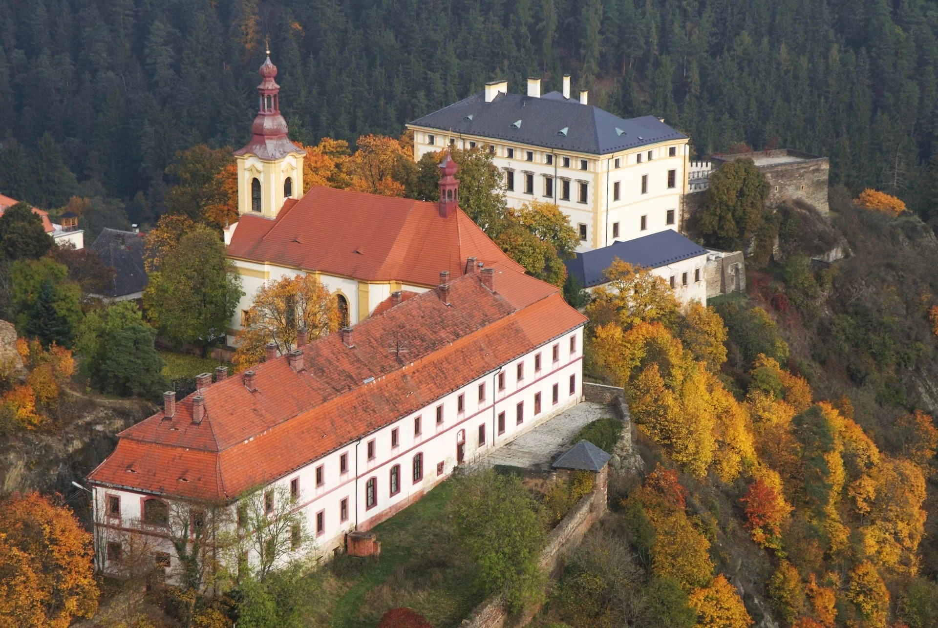 Klášter v Rabštejně nad Střelou