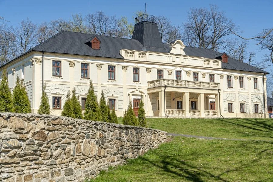 Zámek Polní Voděrady