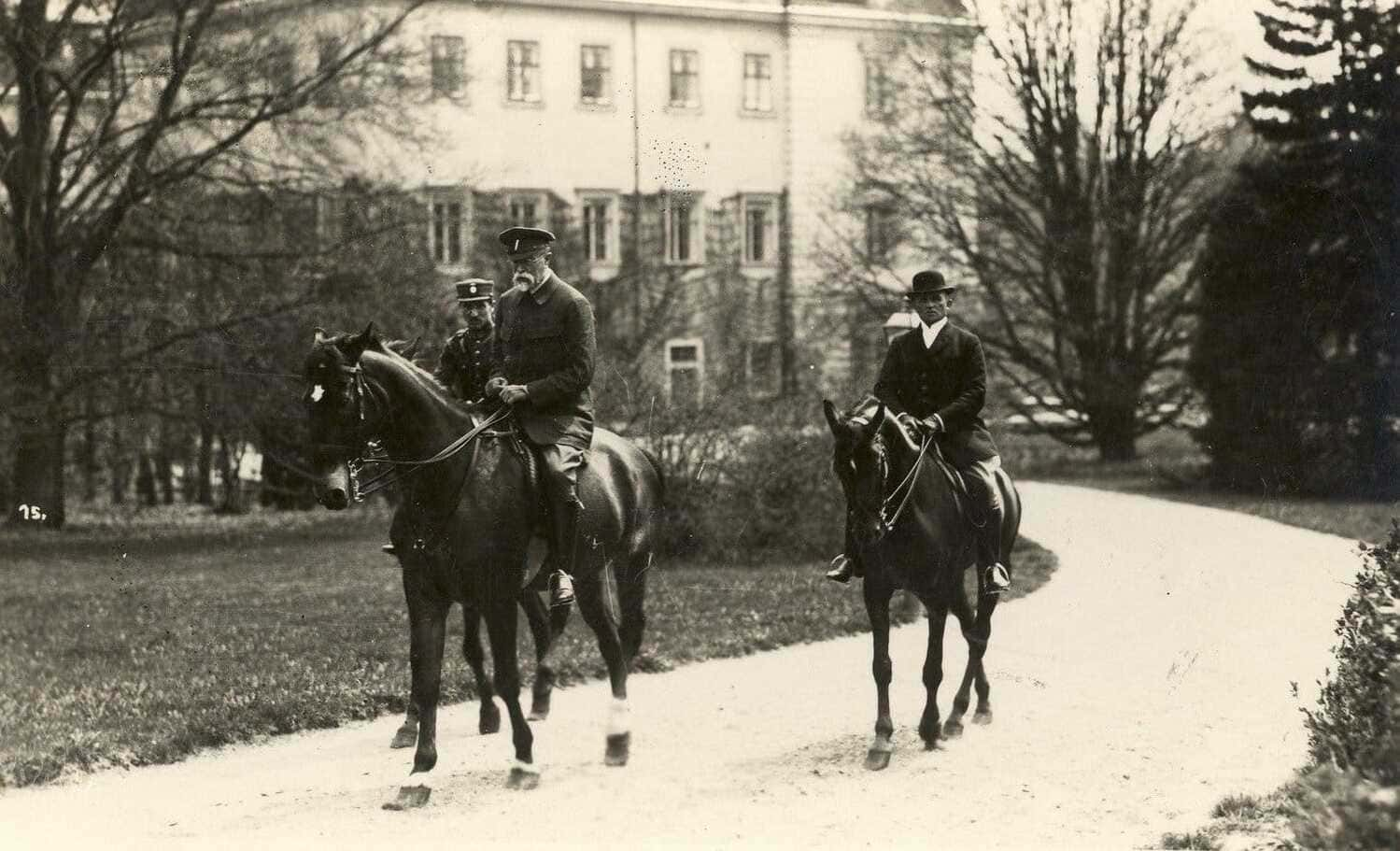 Т. Г. Масарик во время конной прогулки (Ланы)