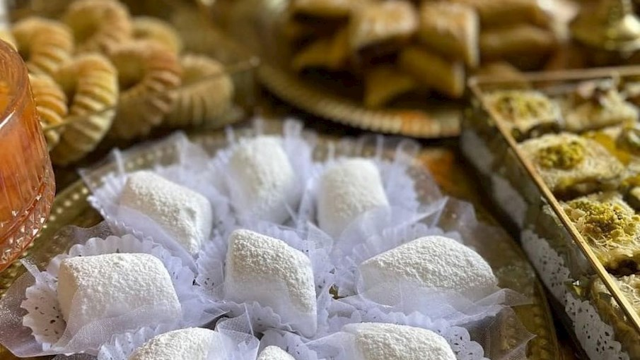 2. Makroud el louse, Алжир — рассыпчатое печенье из манной крупы с начинкой из фиников.