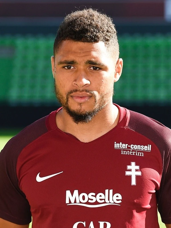 Simon Falette