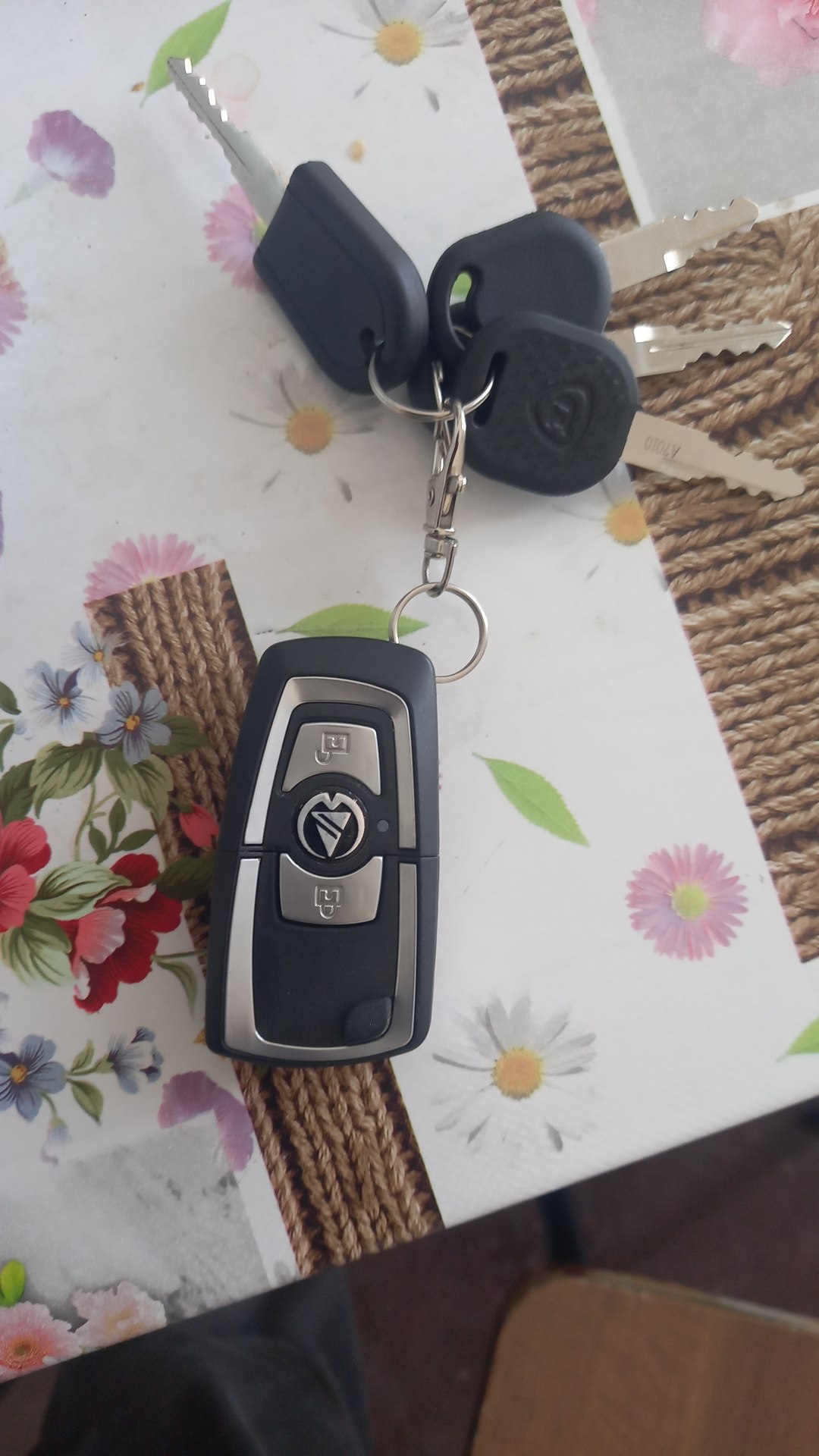 Потерялся ключ от авто кобальт в районе штрафстоянки