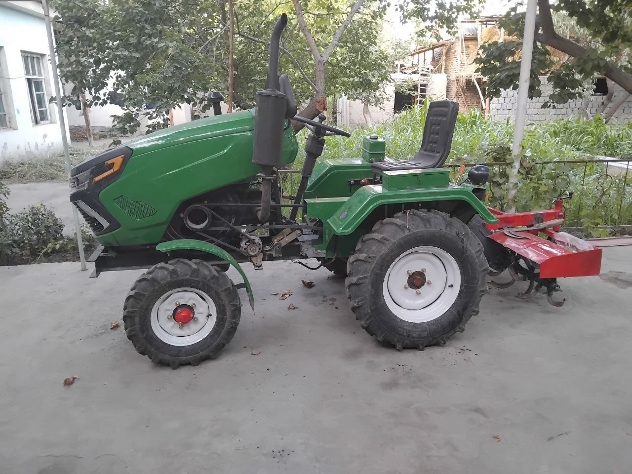 Zubir mini tiraktir 1115 — 2023 yil, yangi