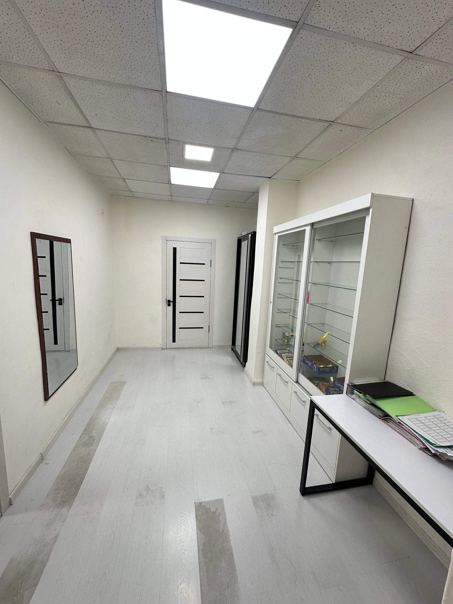5 xonali ofis 140 m², 1150$