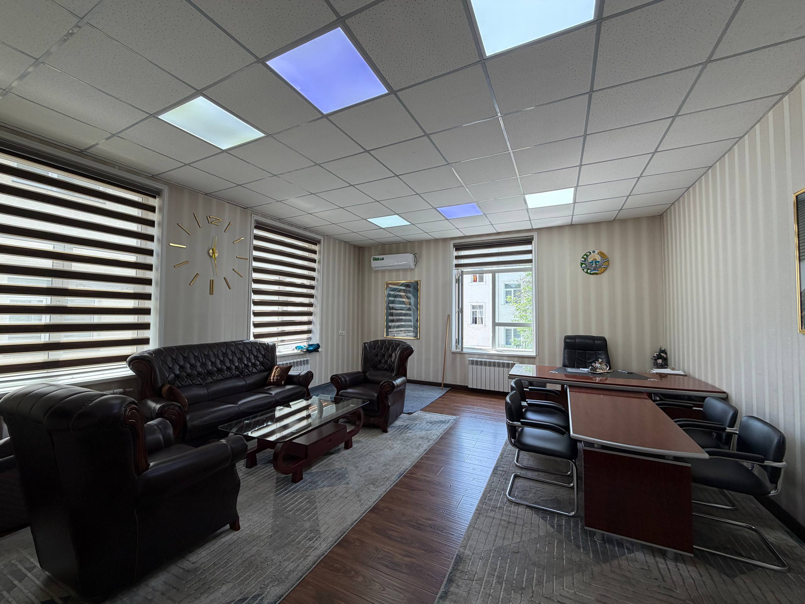 3 xonali ofis, 90 m², 27 mln