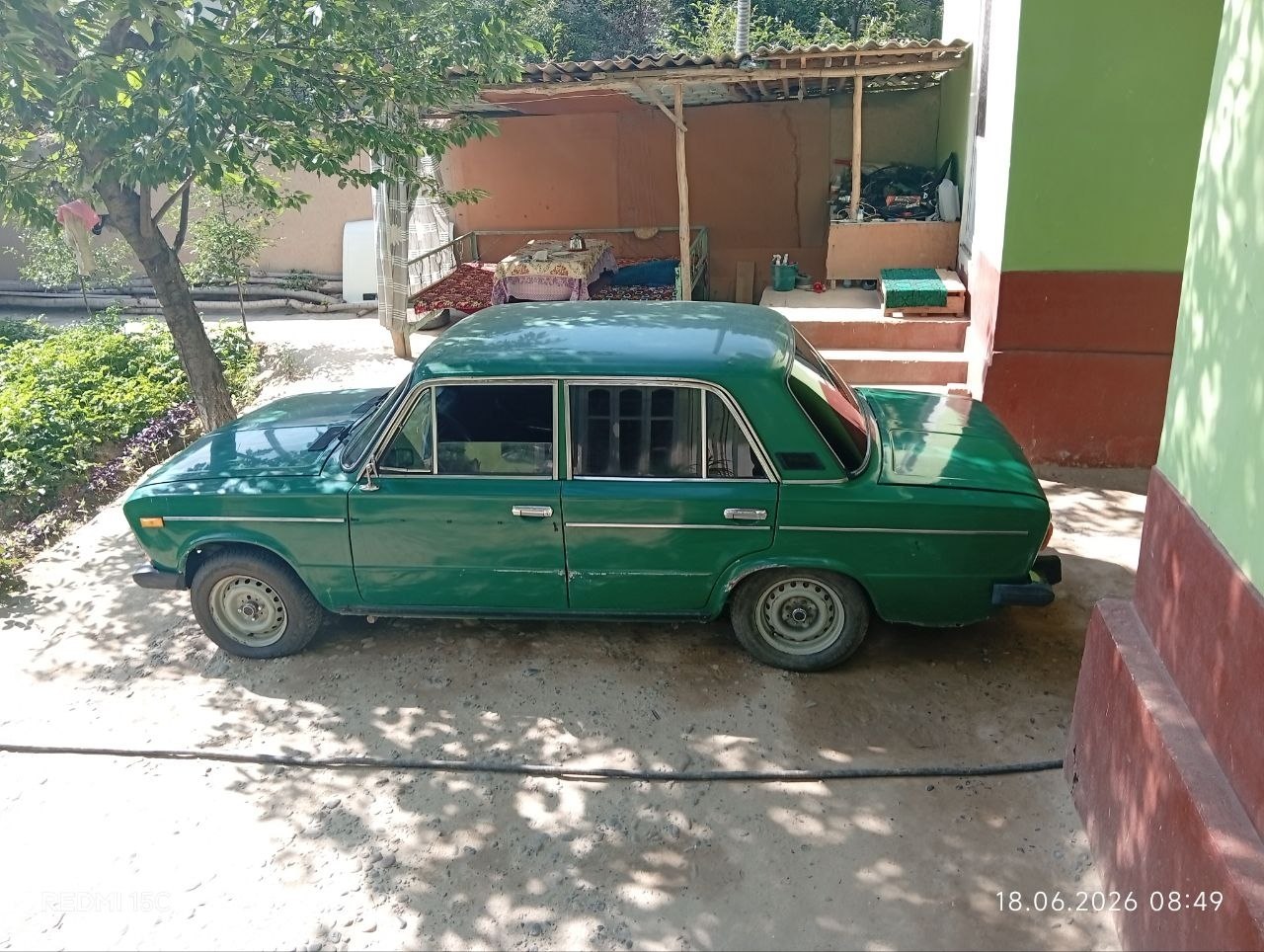 Vaz 2106 sotiladi