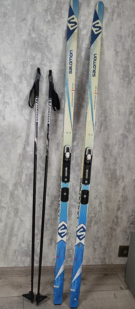 Фирменные лыжи Salomon - snowscape 7 Siam вместе с