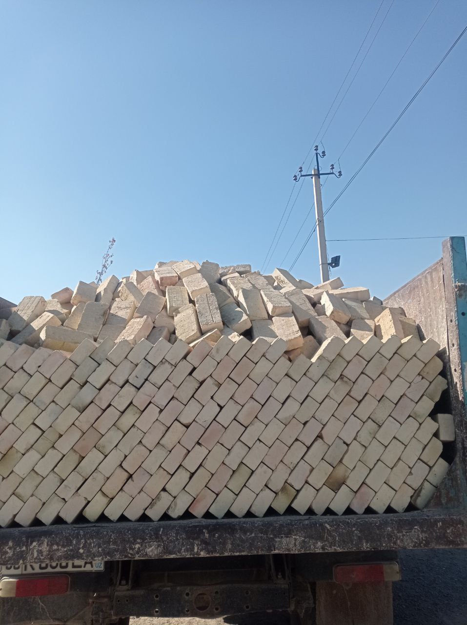 Gisht sotiladi, 1100 so'm