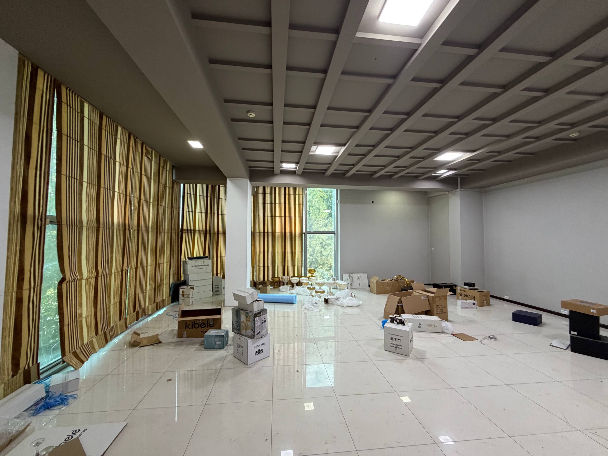 2 xonali ofis 116 m²