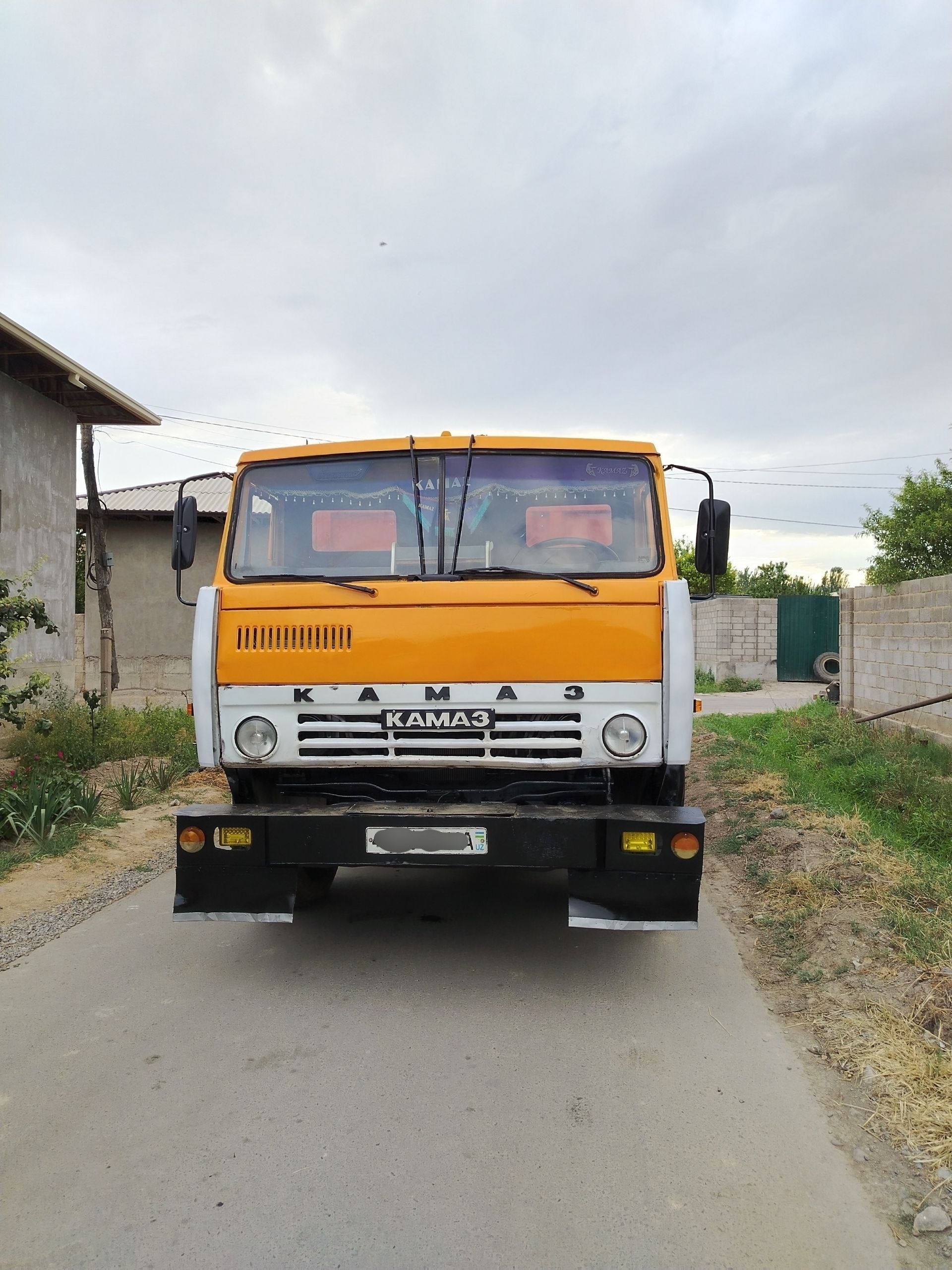 Kamaz 1983 yuk mashinasi
