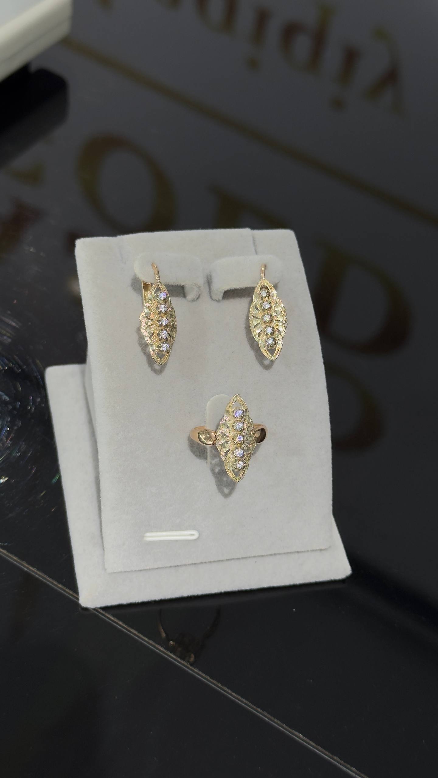 585 proba oltin — 5.79 gram