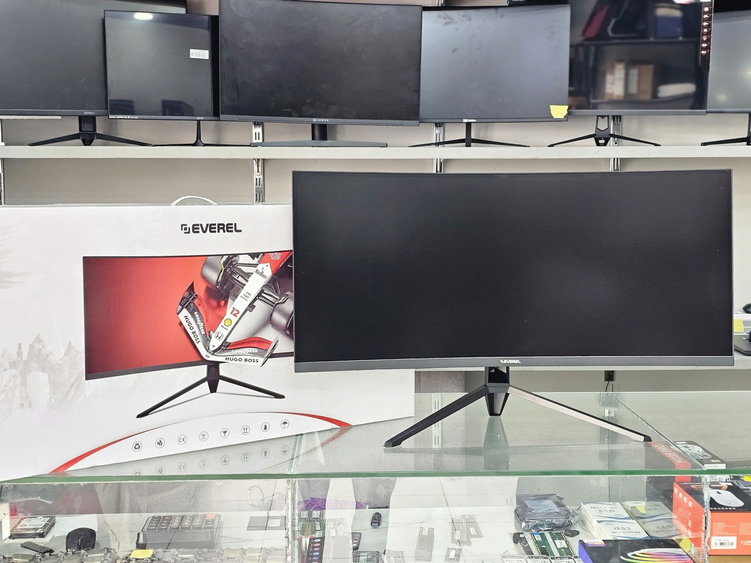 Monitor yangidek