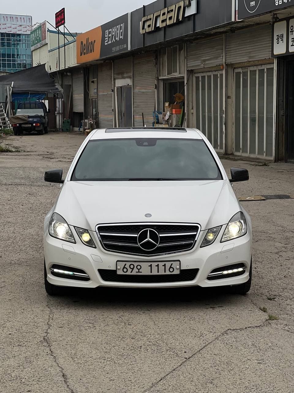 Tel 010 7787 5609