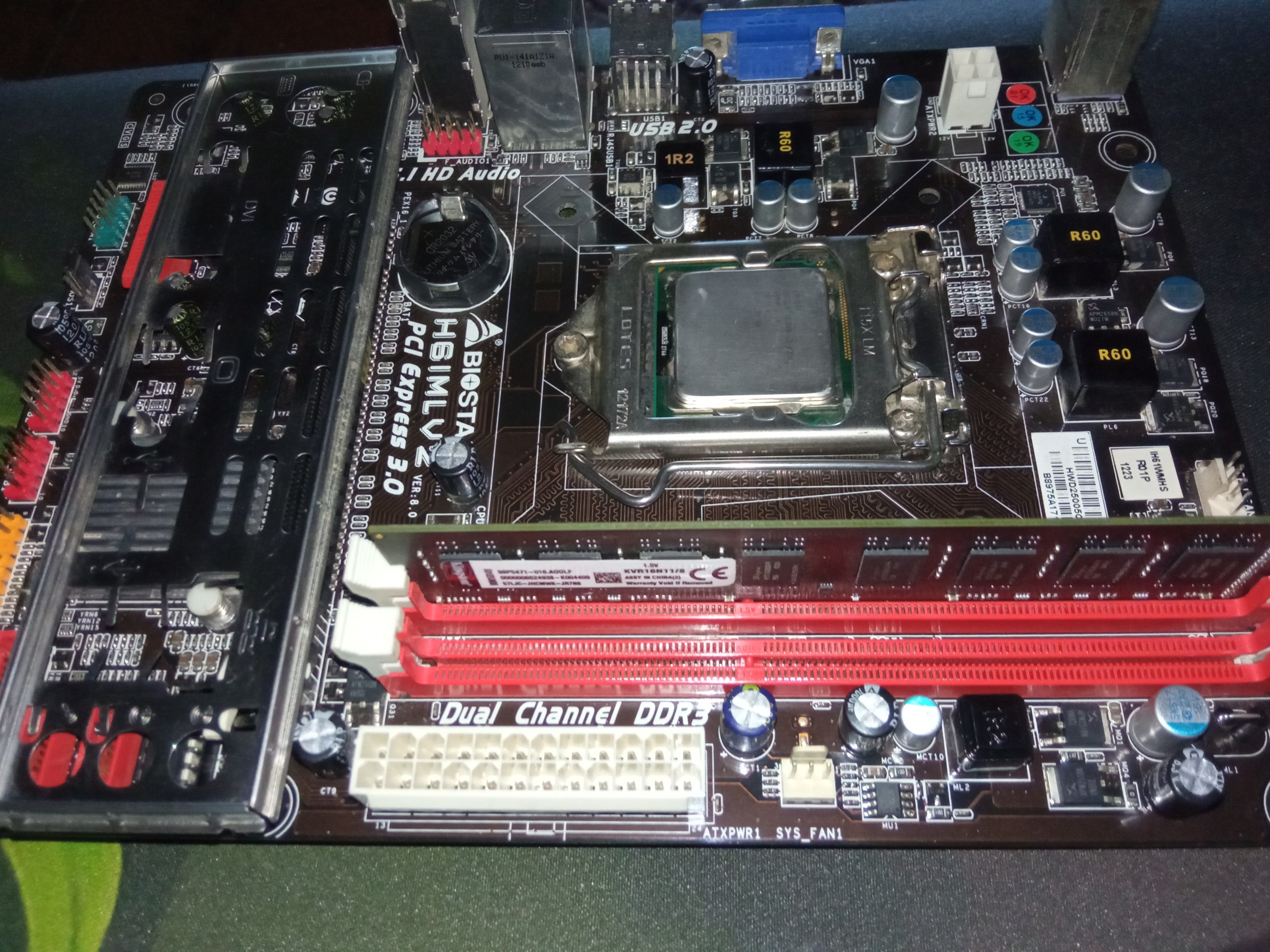 Intel Xeon E3-1220 CPU va H61 plata