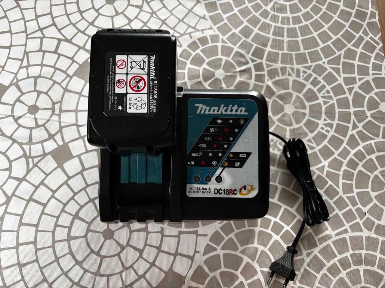 Makita DC18RC — yuqori sifatli zaryadlovchi