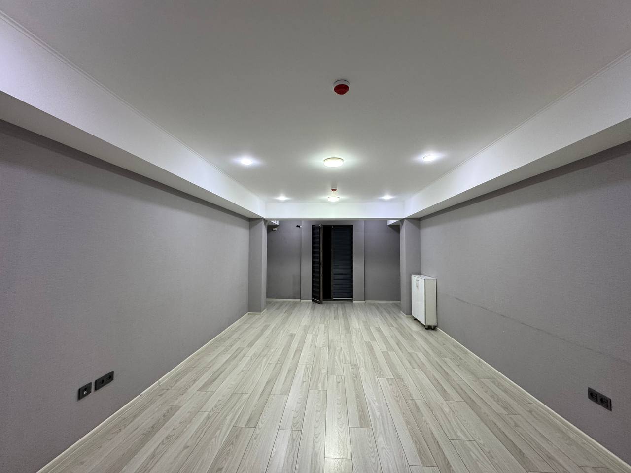1 xonali ofis 30 m²