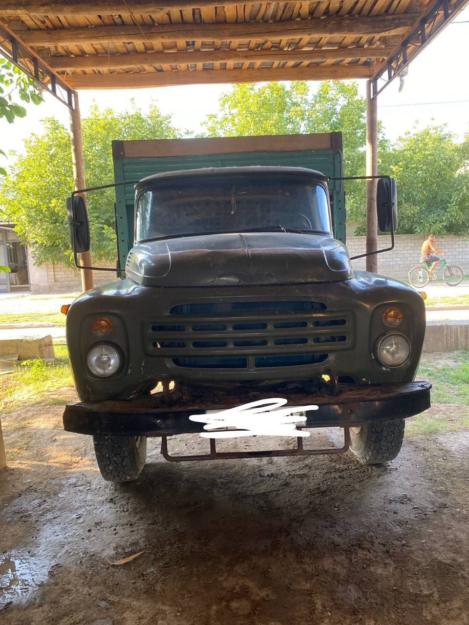 Zil bez dakumet sotilad moshin naxadu mato'r qilingan