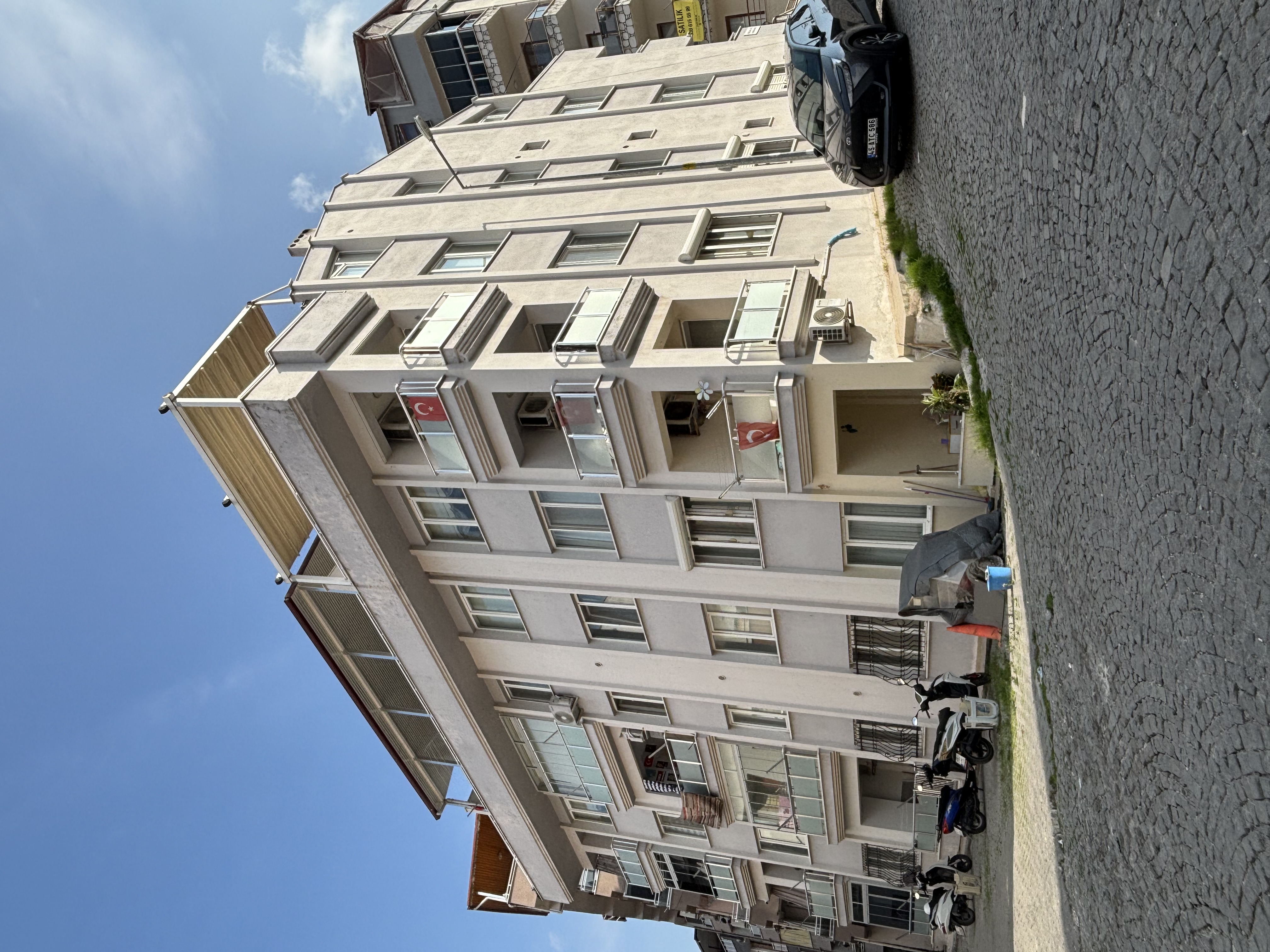 Çakal Apartmanı