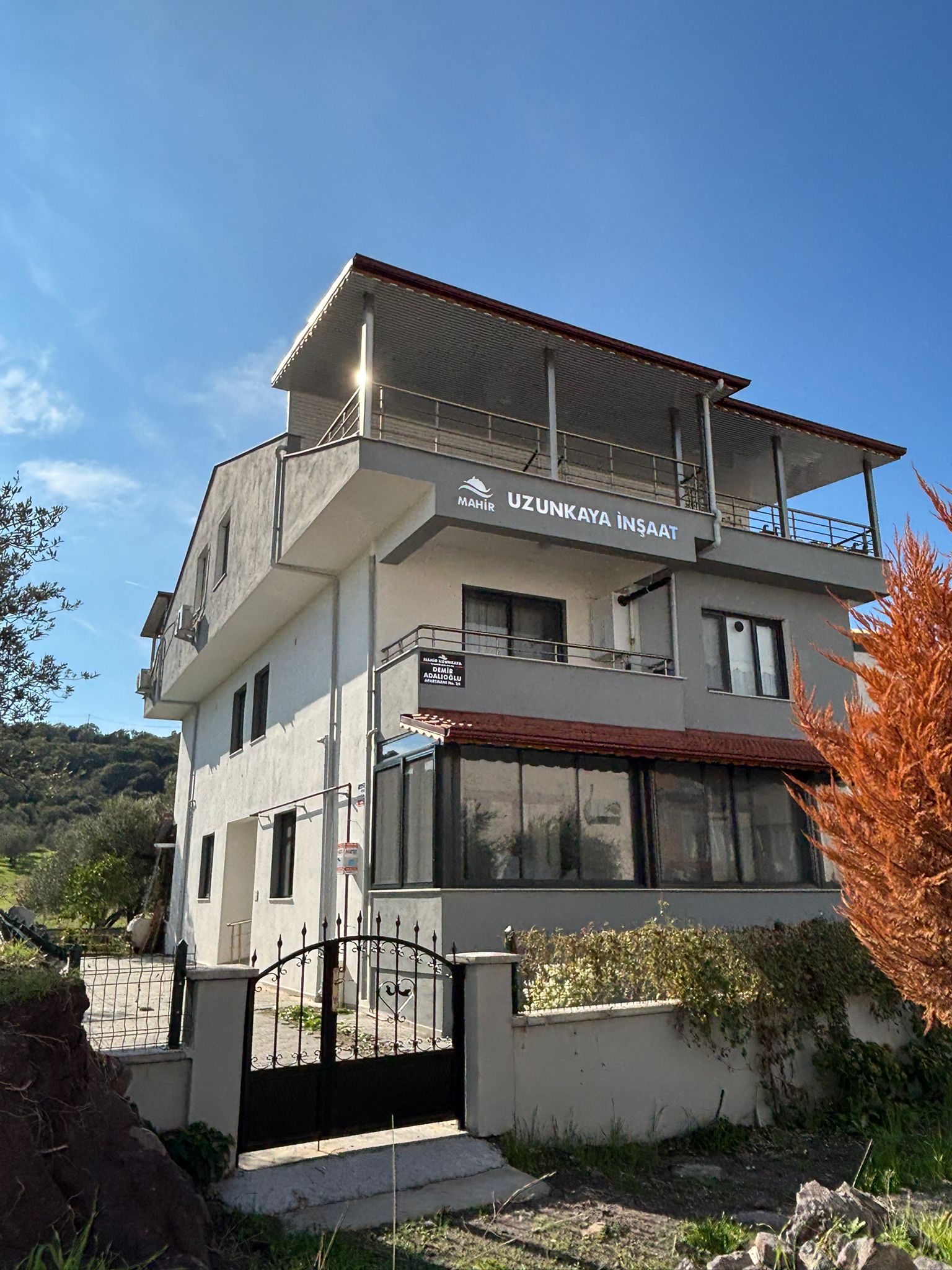 Demir Adalıoğlu Apartmanı