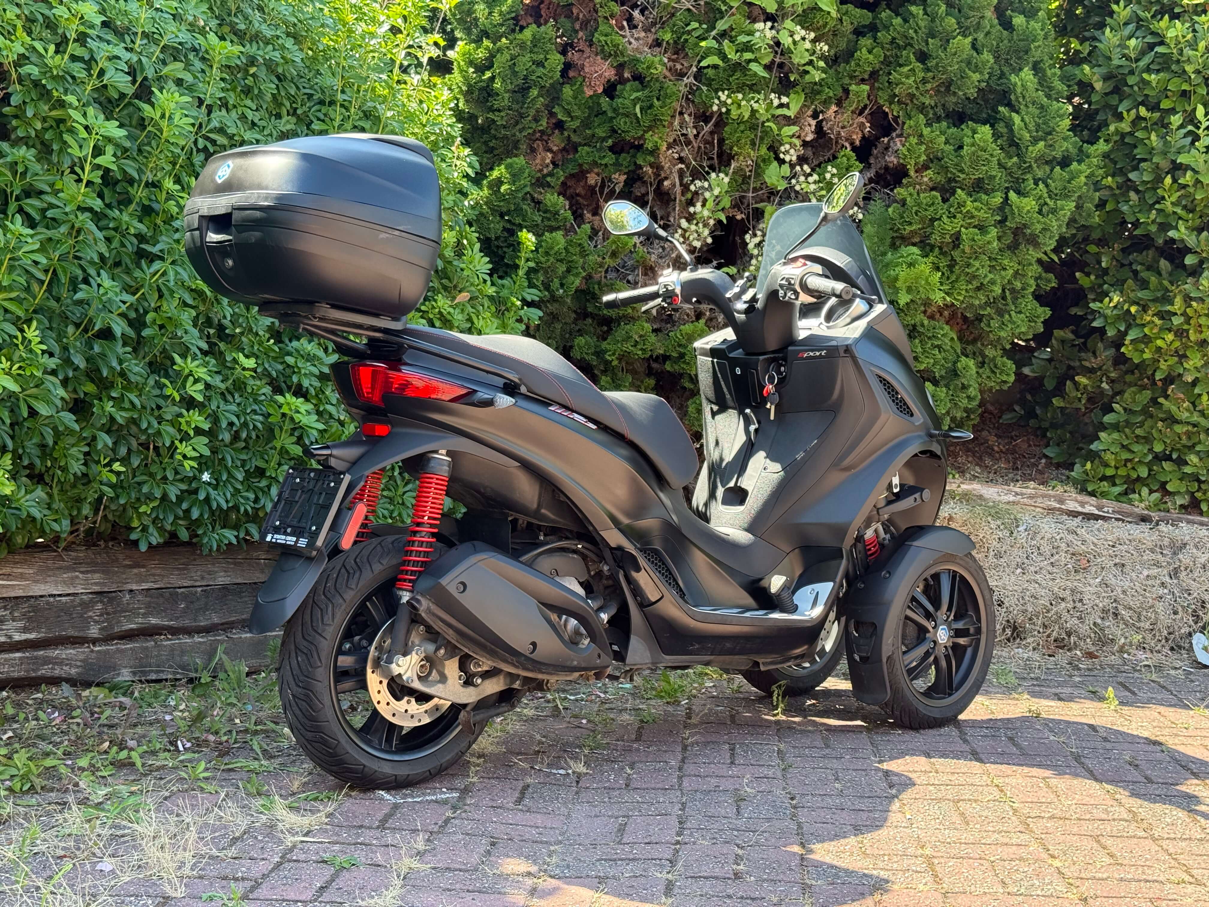 PIAGGIO MP3 300 HPE — miniature 5