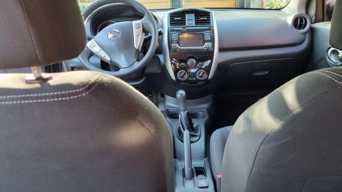 2017 Nissan Versa - Foto 3