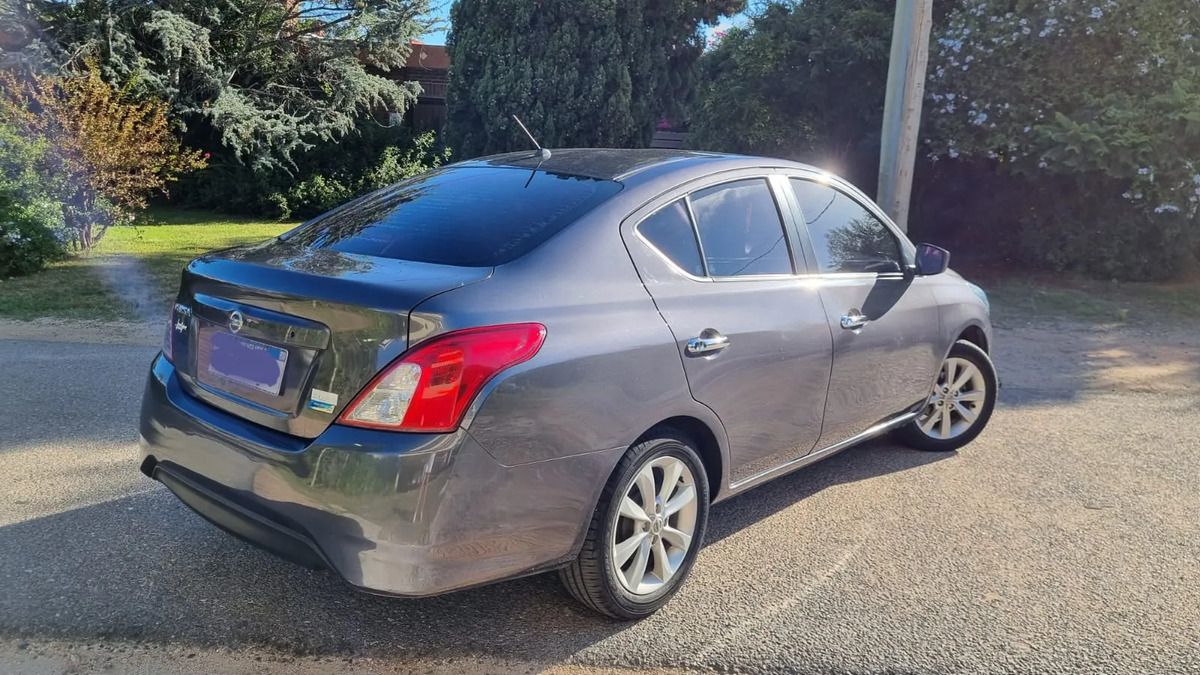 2017 Nissan Versa - Foto 4